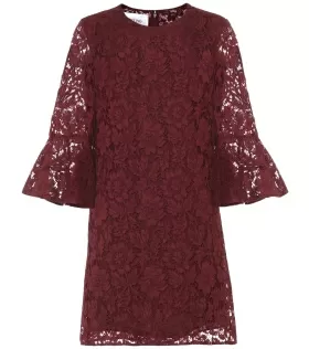 Lace dress with short sleeves